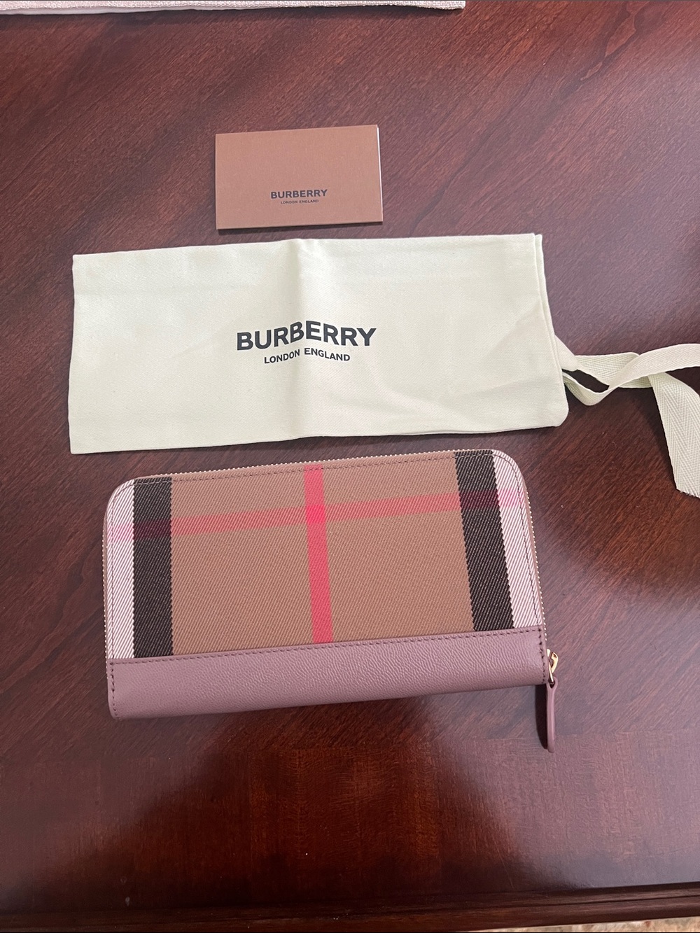 Burberry NWT $630 retail zip around classic check pattern long wallet w dust bag - Picture 4 of 17